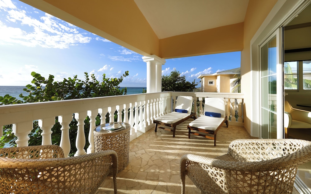 Grand Palladium Lady Hamilton Resort  Spa All Inclusive - Property Image 29
