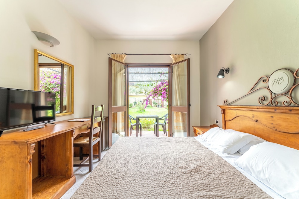 Hotel Ribot with pool in Arborea photo 2