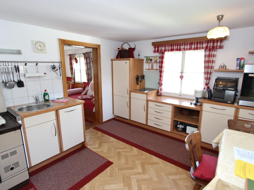Cozy Chalet in Bramberg am Wildkogel with Sauna near Ski Lift