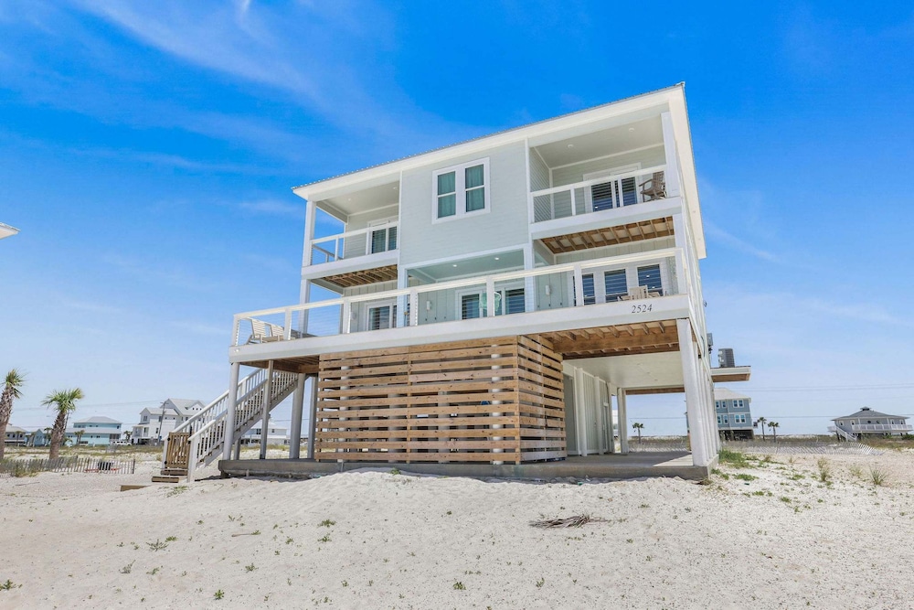 Beach Blessing- Pool Elevator Sleeps 16 SIX Bedrooms 6 Baths