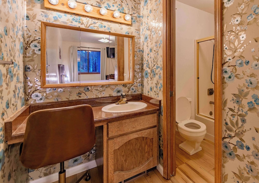Oglala Little Lodge - Cabin Getaway