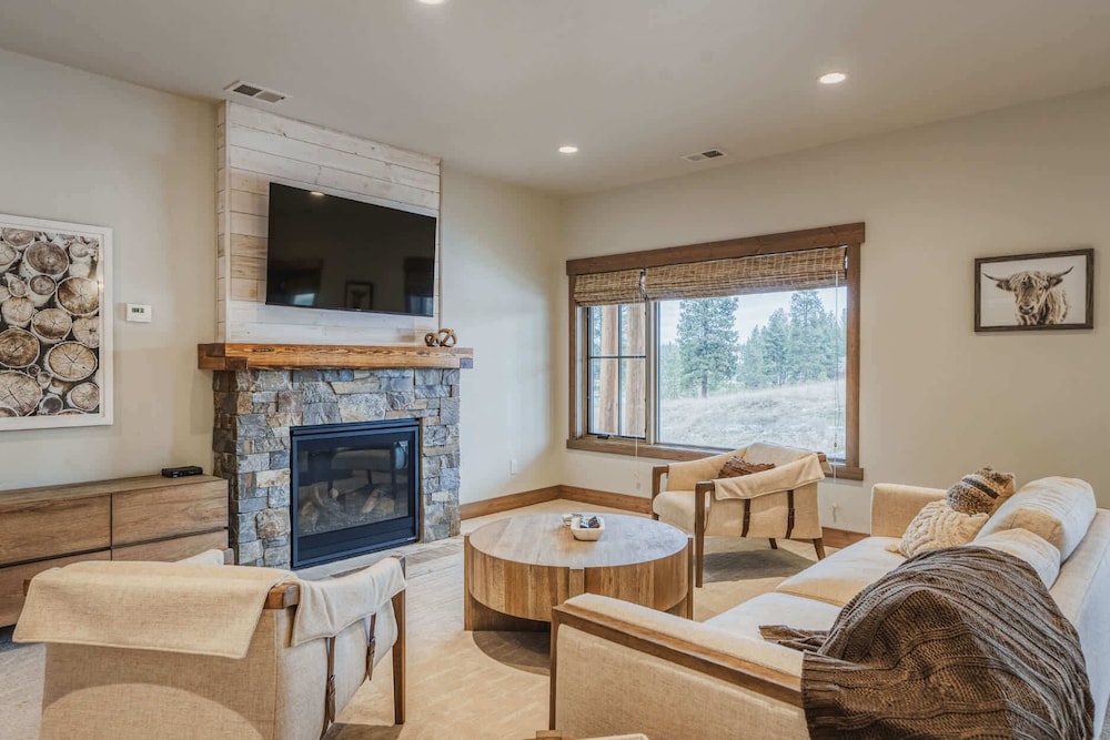 Wilderness Club Escape For 14!