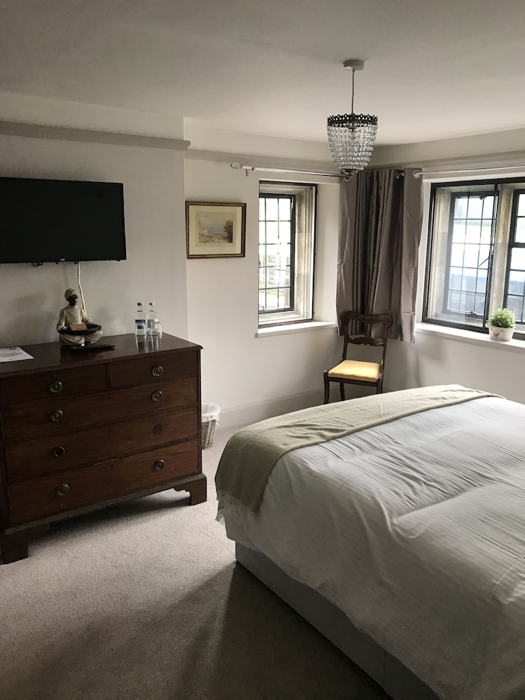 Bankes Arms Hotel view 5