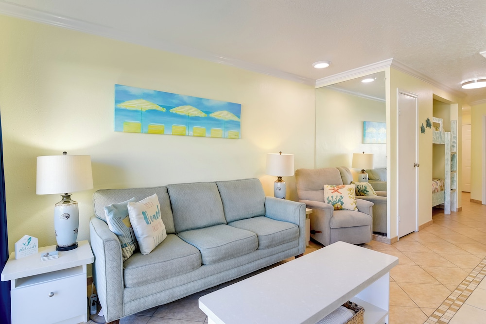 Walk to Galveston Beach: Resort Condo w/ Perks!
