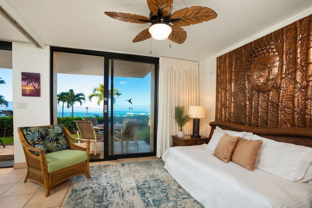 Spacious Oceanfront Hideaway Ground-level Paradise