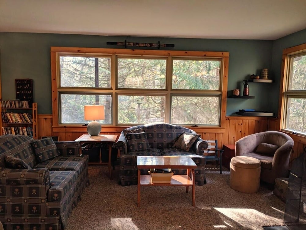 6910 Maples Road 3 Bedroom Home by Redawning view 4