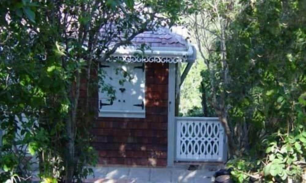 Fire Fly Cottage