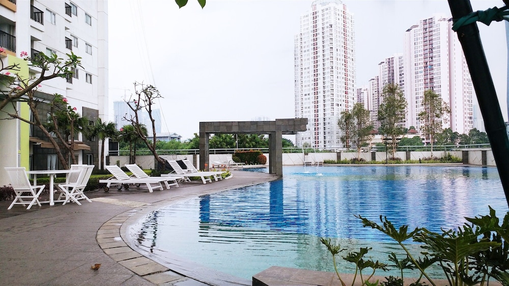 Prime Location 1Br At The Wave Kuningan Apartment