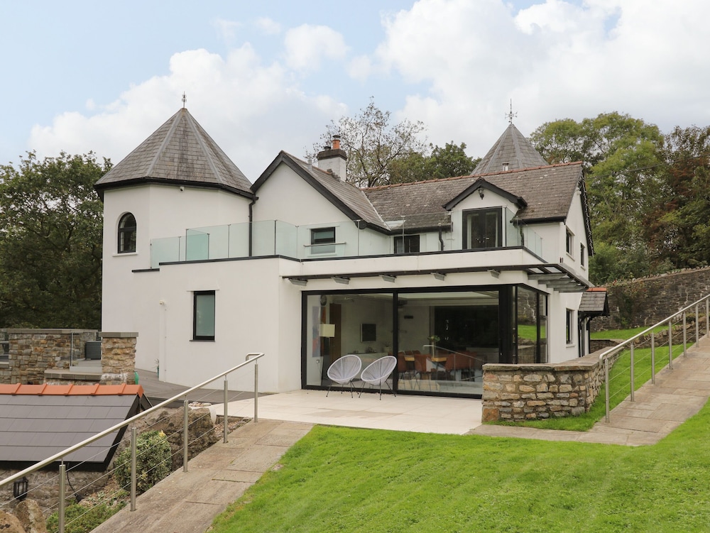 Glamorgan House