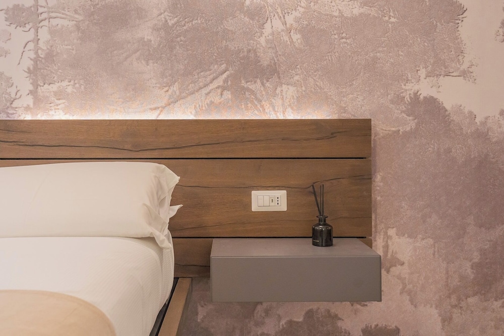 Modern & Stylish Apartment in Como City by Rent all Como