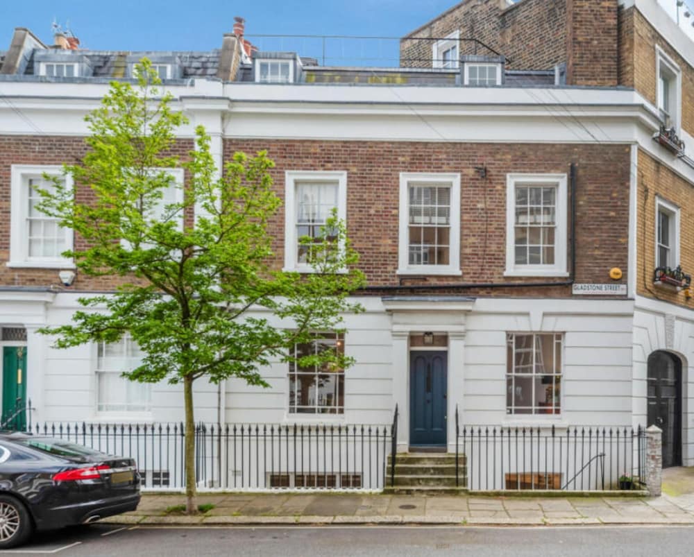 Centrally Located, Stunning 3bed 2bath, SE1