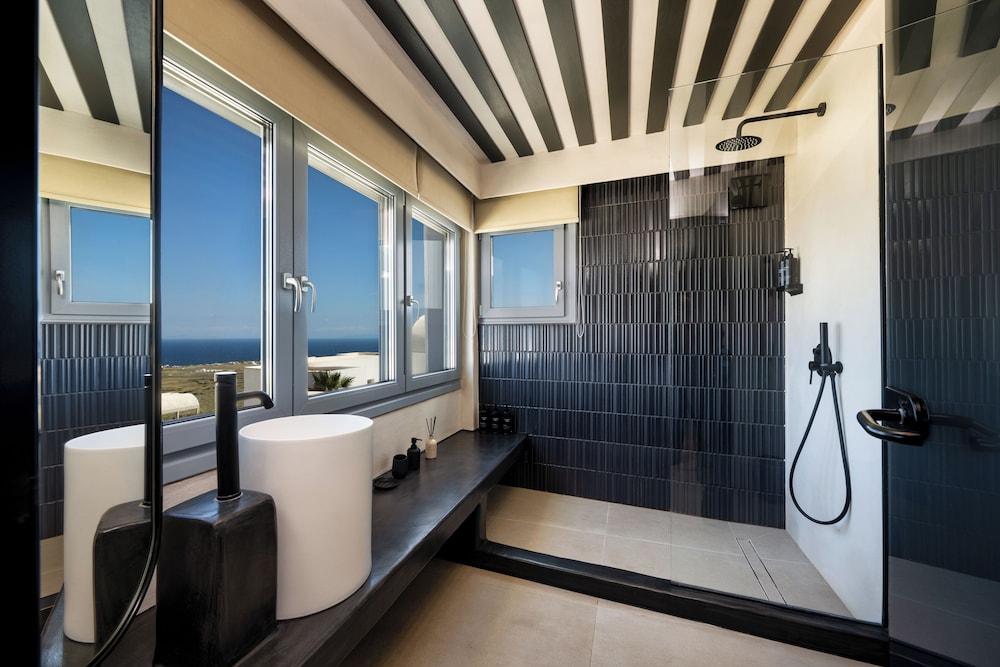 ArmonOia Suites