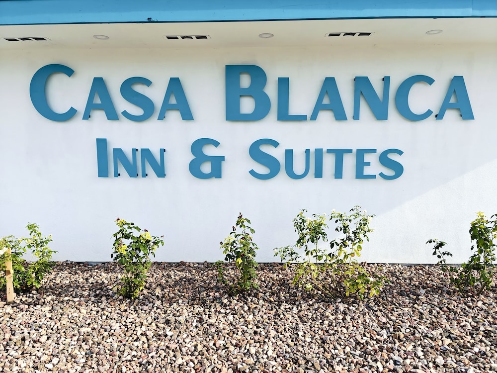 Casa Blanca Inn and Suites