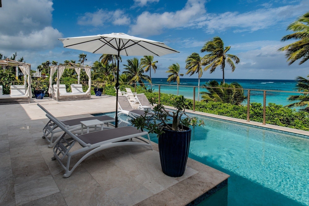 Seaduced - Brand New Luxury Beachfront Estate With Pool 4 Bedroom Home