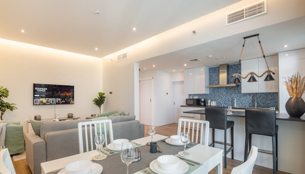 Manzil-Lux 1BR in Marina with views