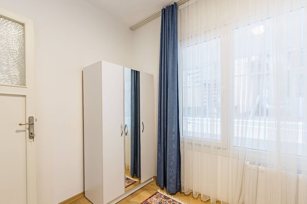 Charming Kadıköy Apartment With City Views
