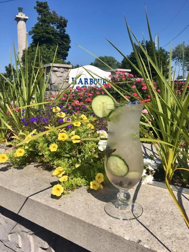 Harbour Square Suites