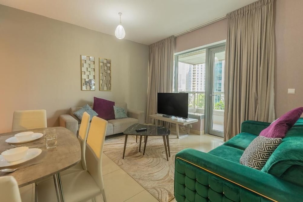 BellaVista-Exuberant-1BR- Fountain Views