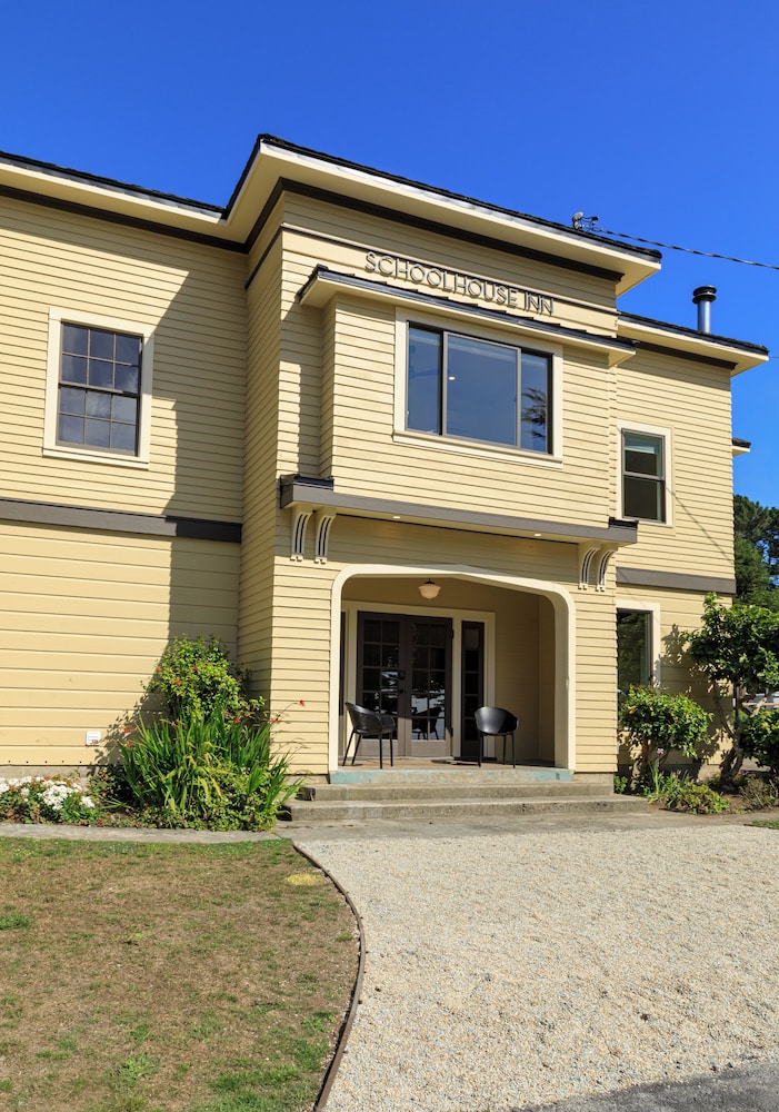 The Historic Schoolhouse Inn