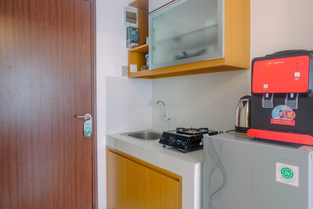 Best Price Studio Apartment at Gunung Putri Square view 4