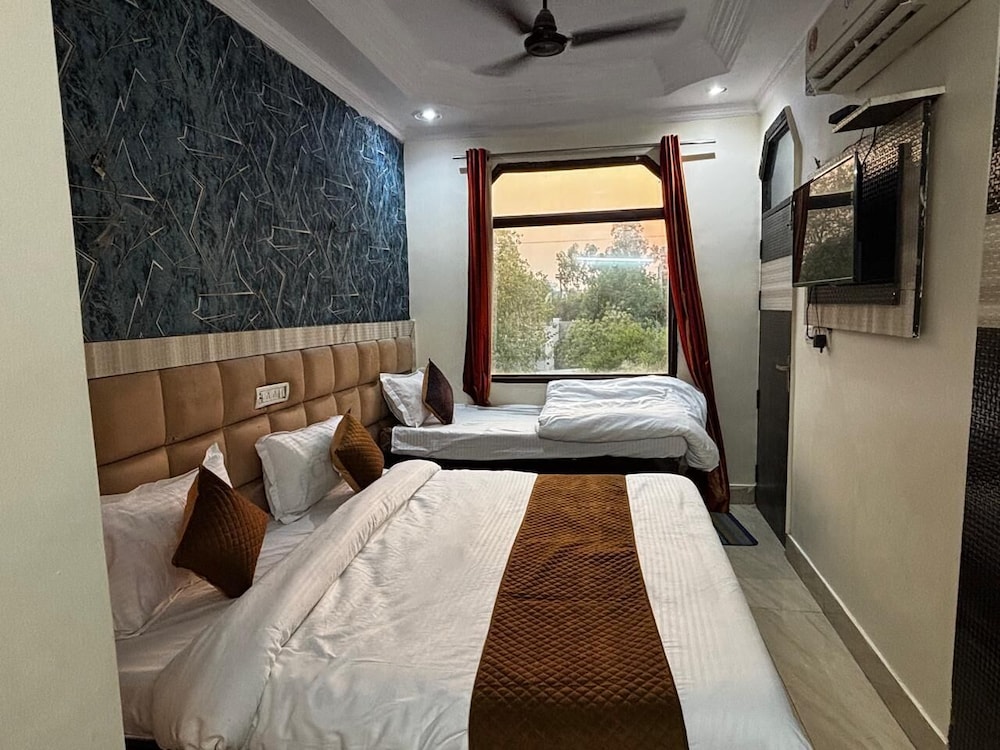 Hotel Akash Continental