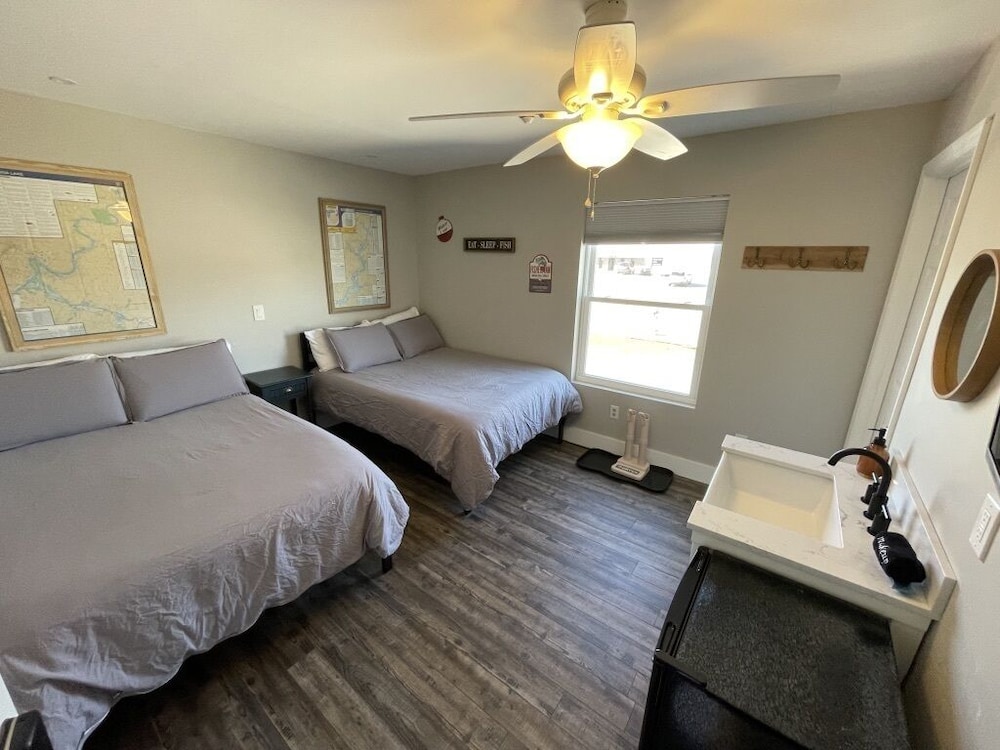 Talkin Tackle Outfitter and Lodge - Property Image 4