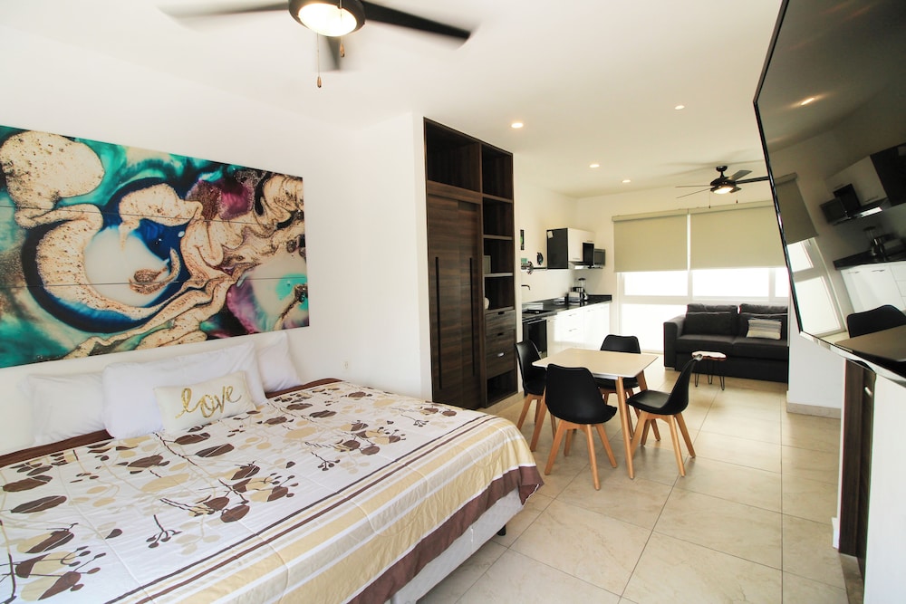 Stylish Studios with Rooftop Pool