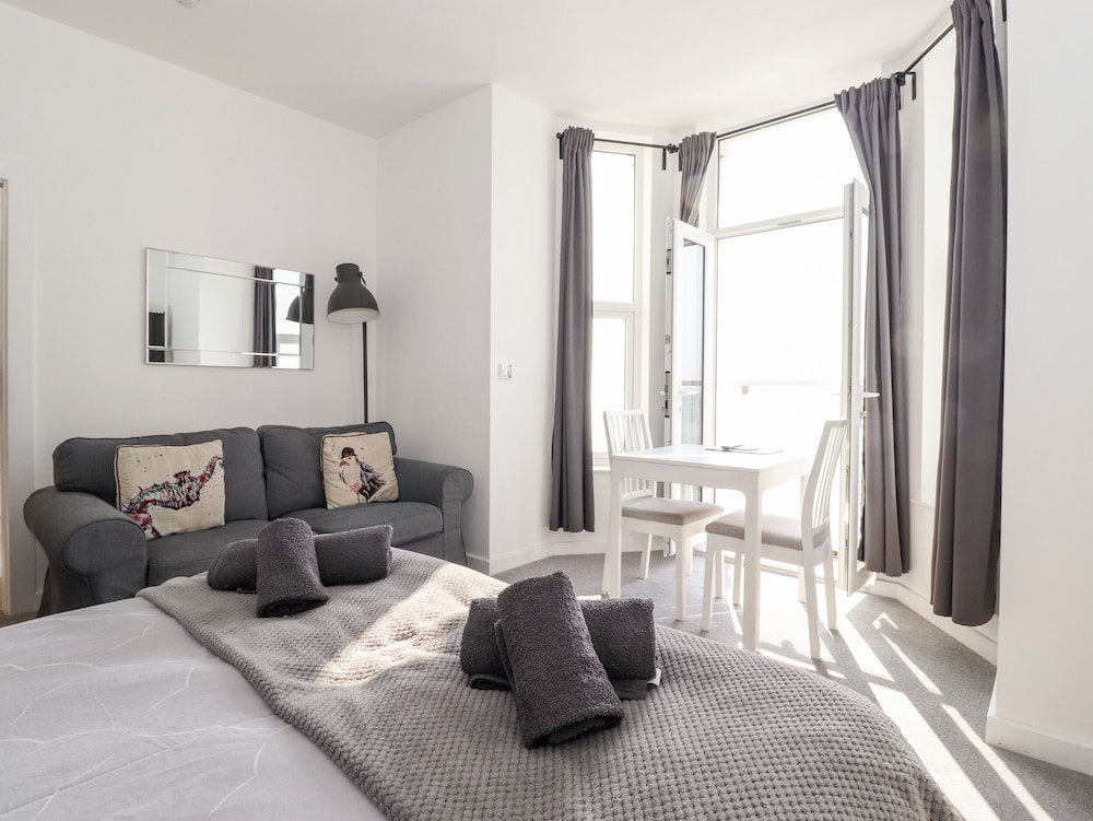5 Seaview @ Bridlington Bay