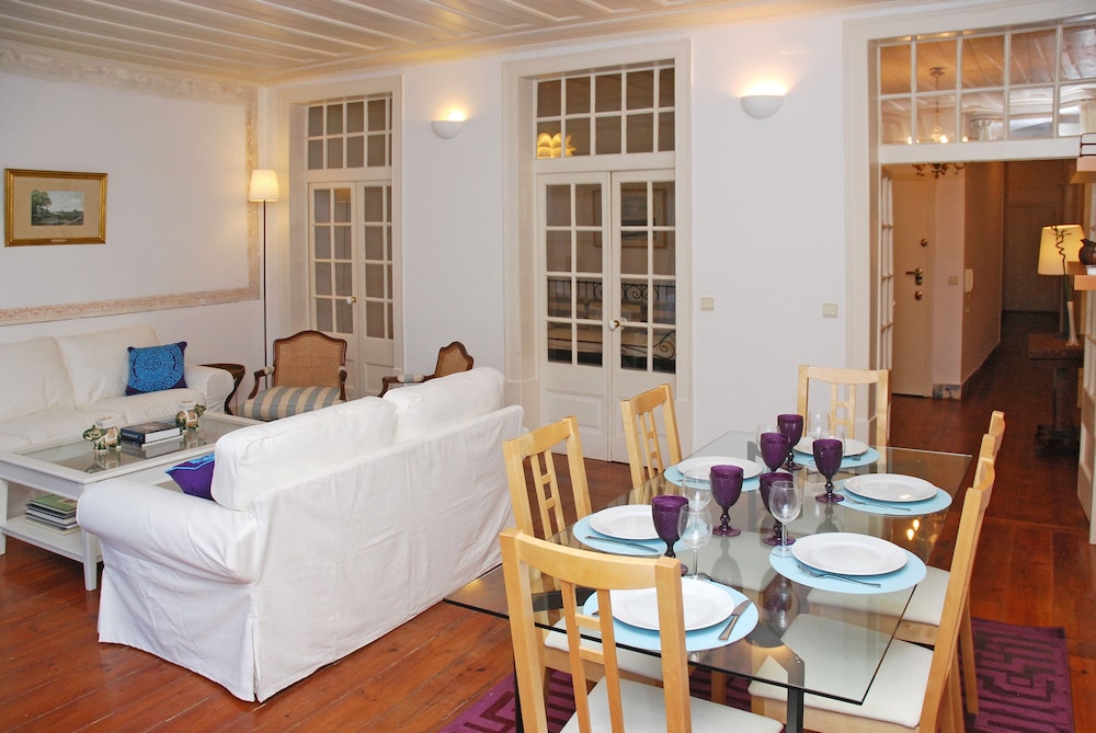 Bairro Alto Apartments by linc