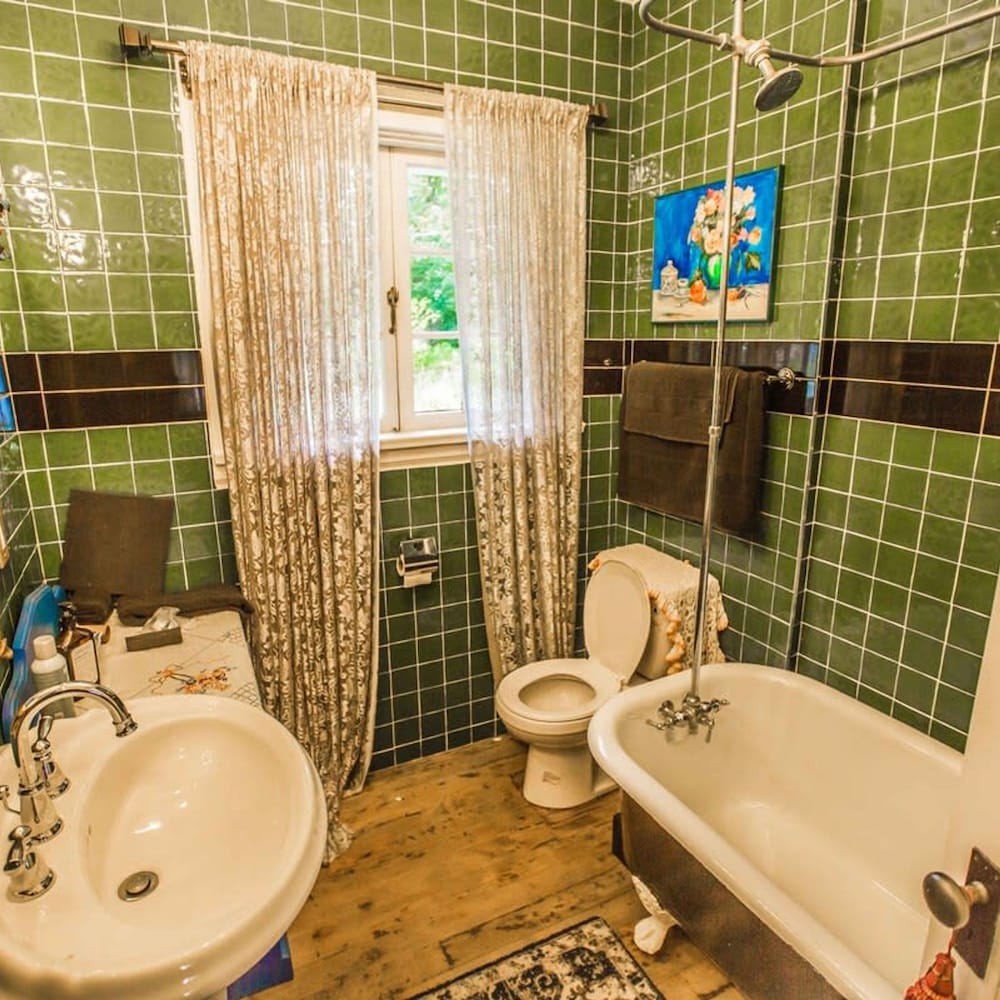 Luxury Waterfront Fairytale Home -carmen Elisabeth