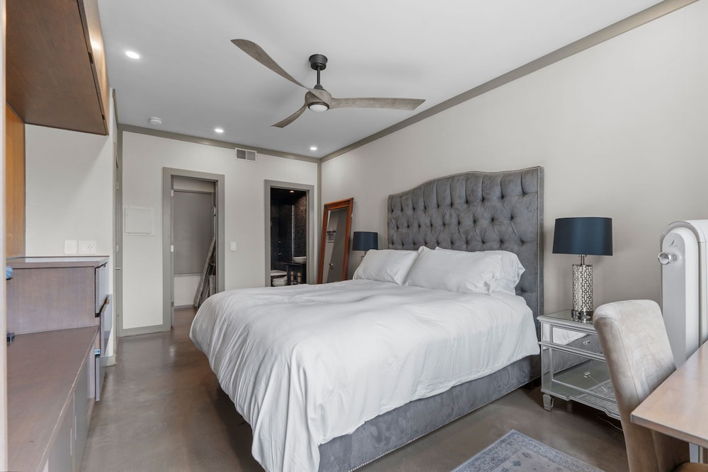 Stylish Westwood Condo