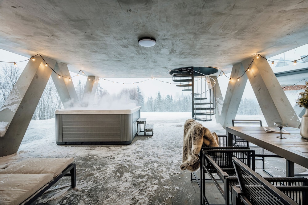 Crystal Pine Spa - LoftAffair Collection