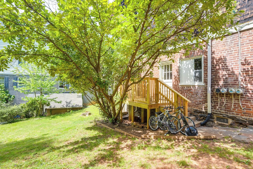 1 Mi to Downtown Lynchburg: Cozy Apt w/ Pool