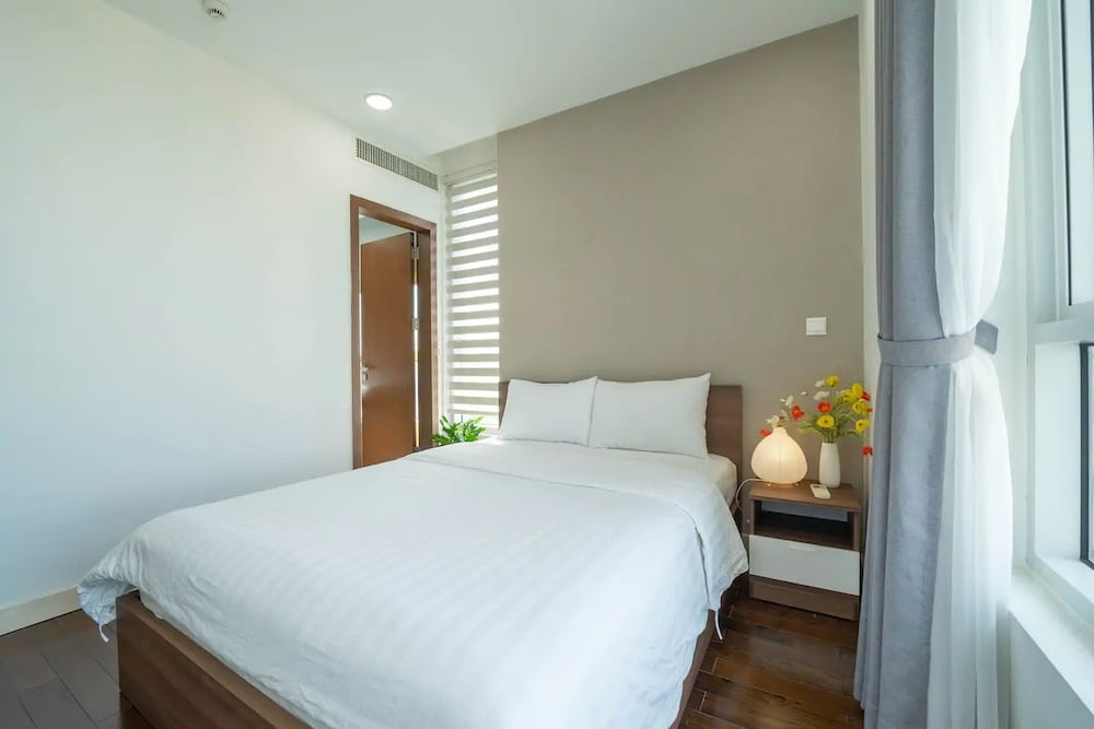 Bayhomes Lancaster Serviced Apartment