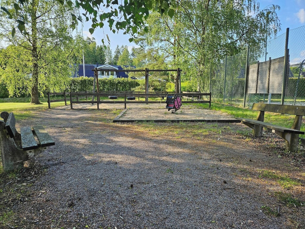Cottage & 1200m² Garden