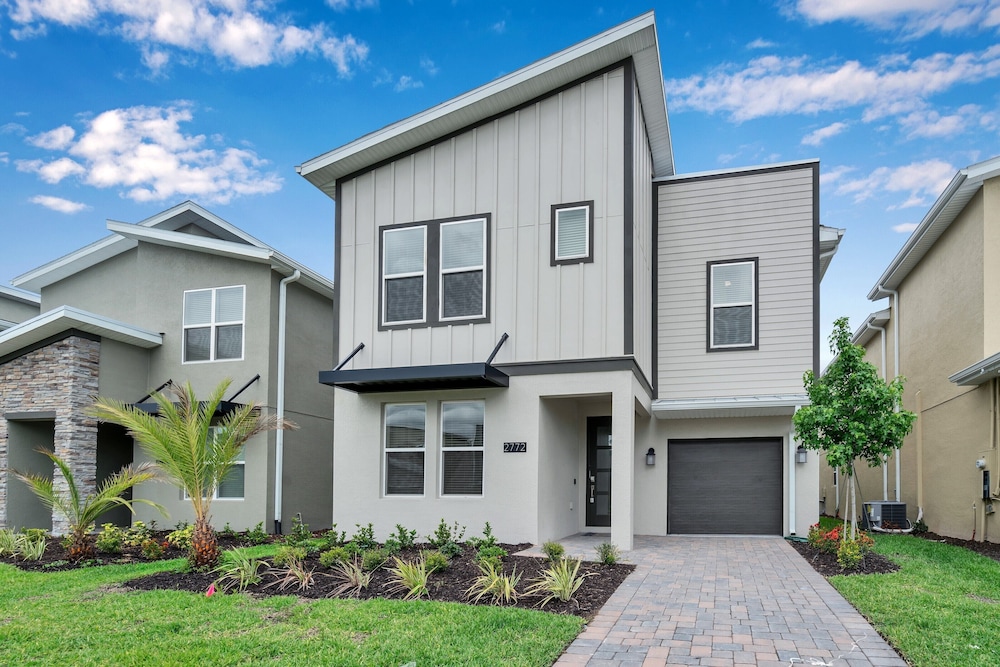 Edgy, Modern 6 Bed 5 Bath - Image 1