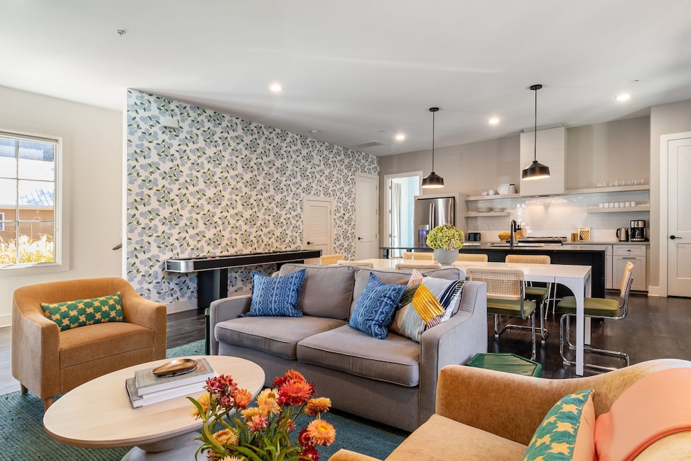 The Magnolia 1 by Avantstay Minutes to Downtown