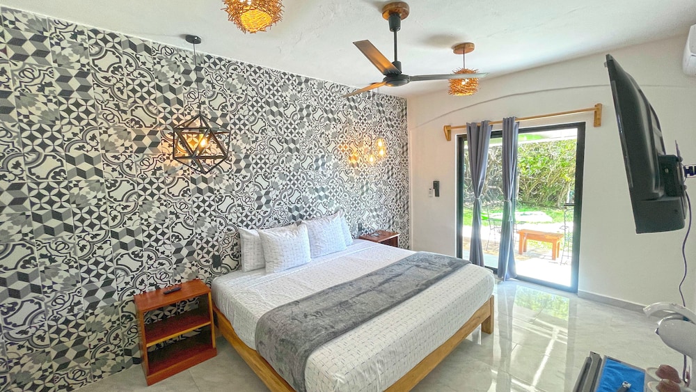 Hotel Isabella Bacalar Front Lagoon