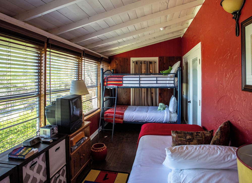 Hill Country Retreat 2 Bedroom 2 Bath