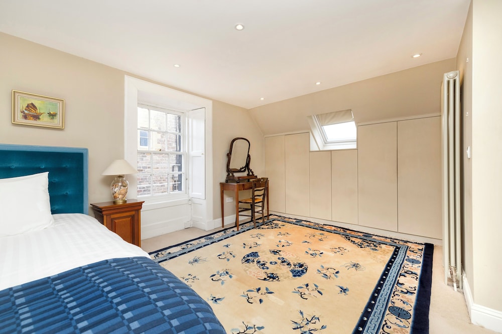 Luxury Family Flat in Edinburgh New Town