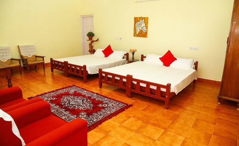Deluxe Twin Room In British Bungalow view 5