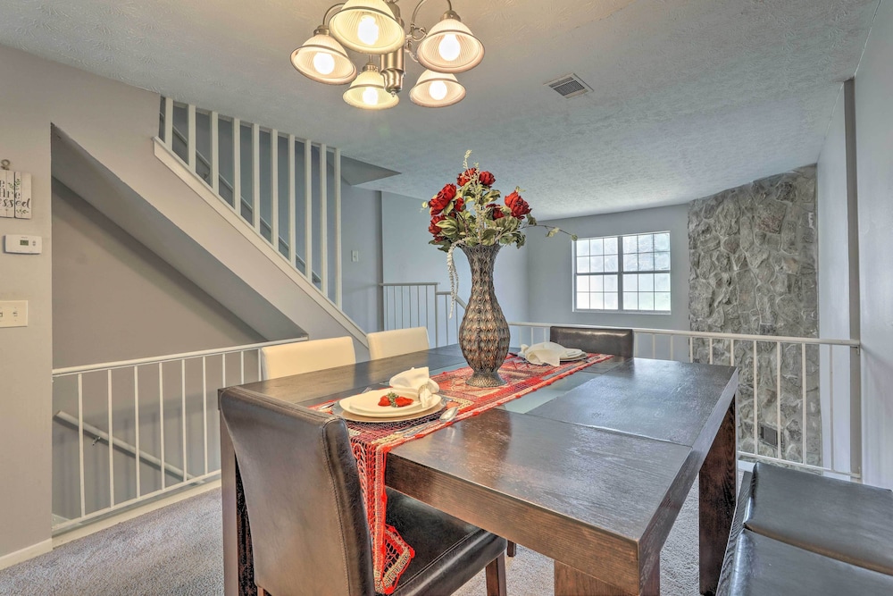 Norcross Townhome ~ 18 Mi to Dtwn Atlanta!