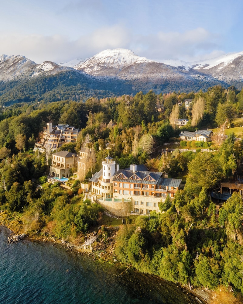 Rent Up -Casa junto al lago Nahuel Huapi