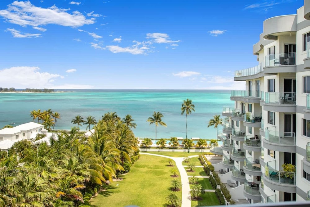 4 Bedroom Cable Beach Condo With Balcony