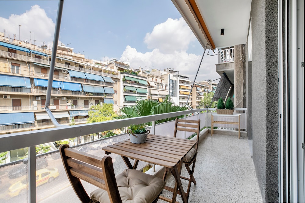 Astoria -Luxury 2-BR Apartment in Athens