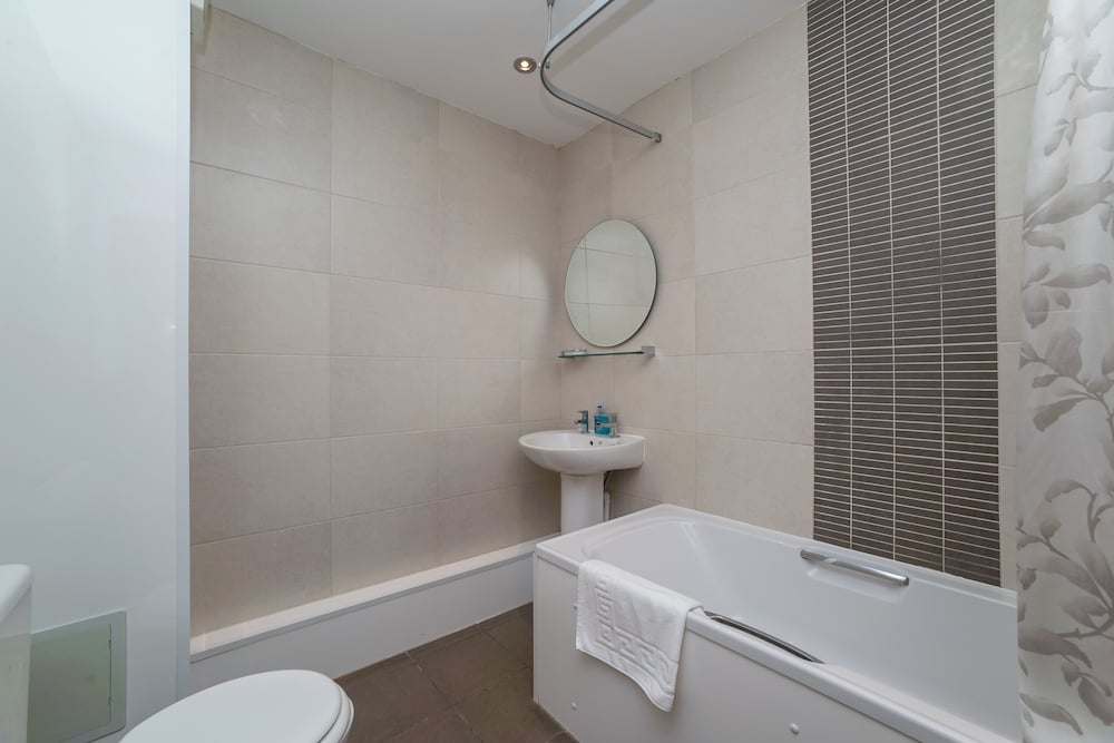 2 Bedroom Apartrment