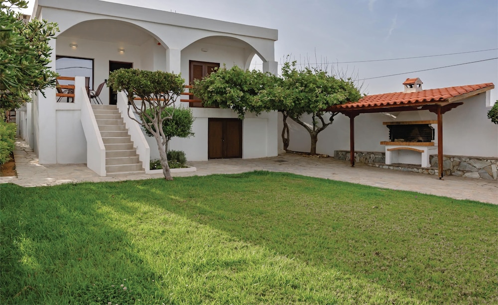 Nami Villa Beach Front Airport by Airstay