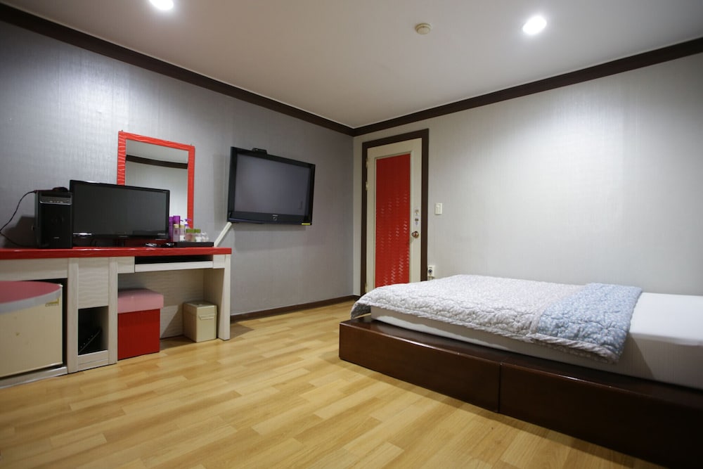 Photo 9