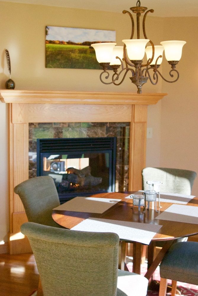 Settlement Courtyard Inn & Lavender Spa