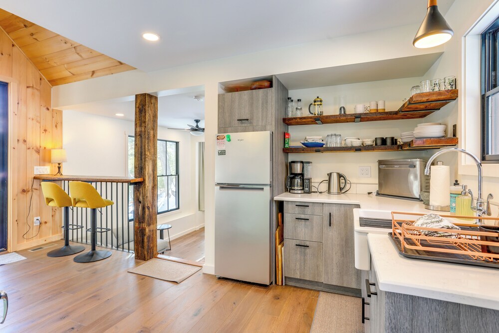 Waterfront Studio w/ Loft & Dock Near Narrowsburg!